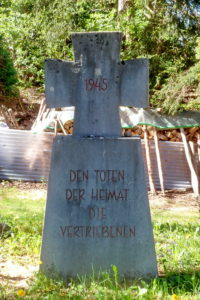 Gedenkkreuz am ehemaligen Pestfriedhof Bertoldshofen